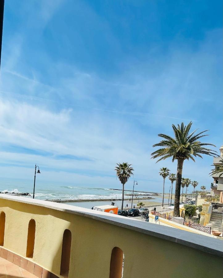 Mirage Rooms Anzio Eksteriør bilde